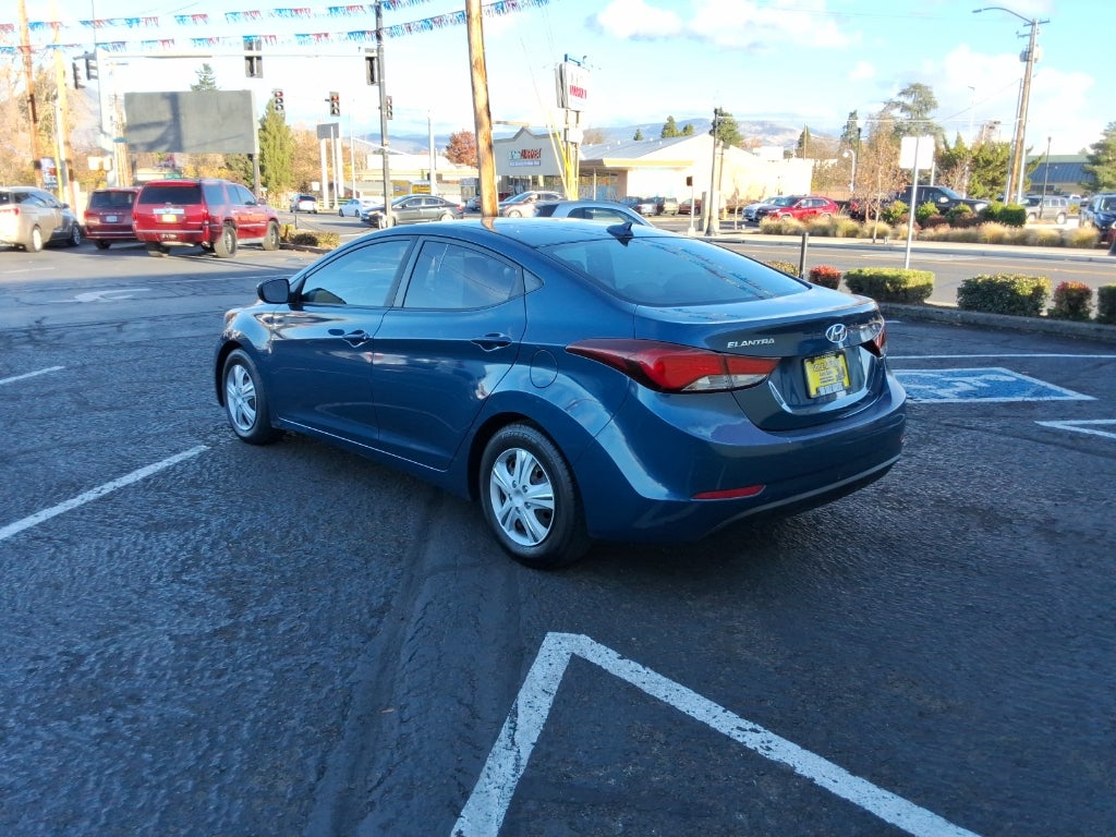 2016 Hyundai Elantra 4dr Sdn Auto SE