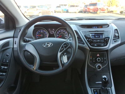 2016 Hyundai Elantra 4dr Sdn Auto SE