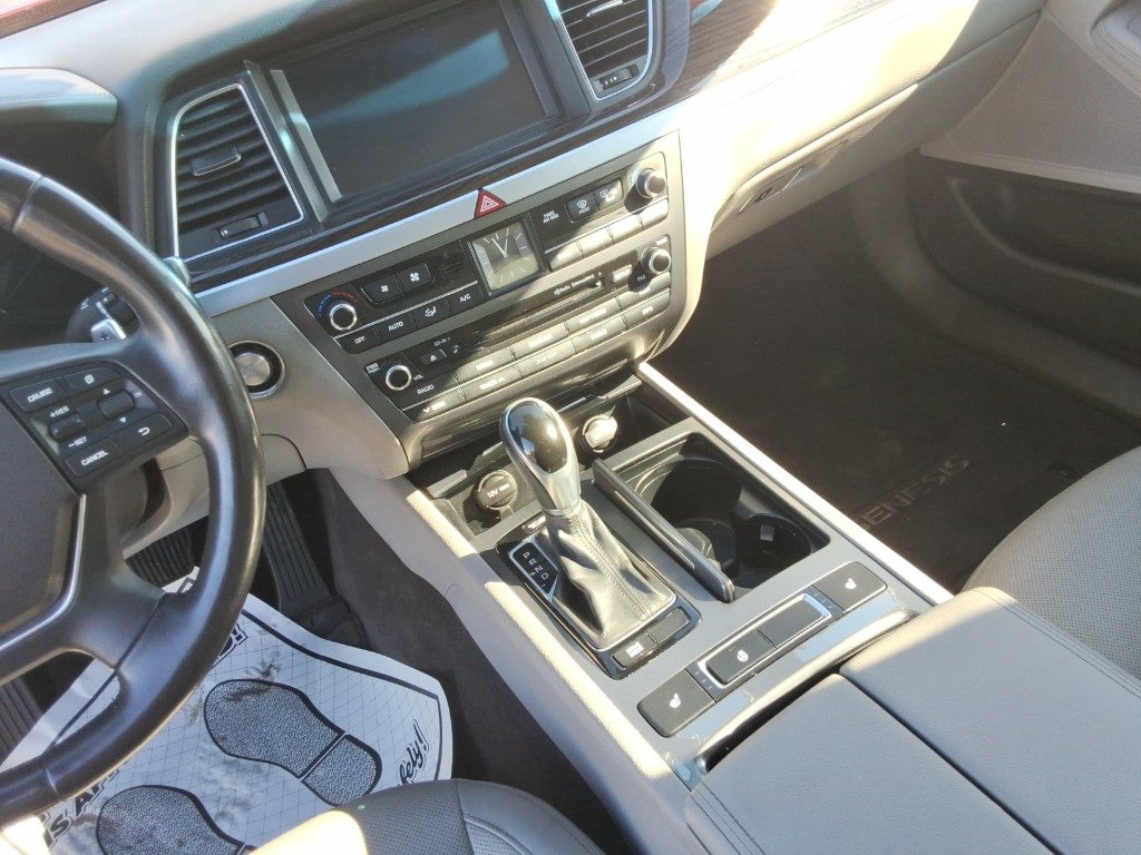 2015 Hyundai Genesis Base