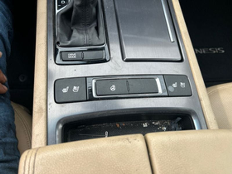 2015 Hyundai Genesis Base