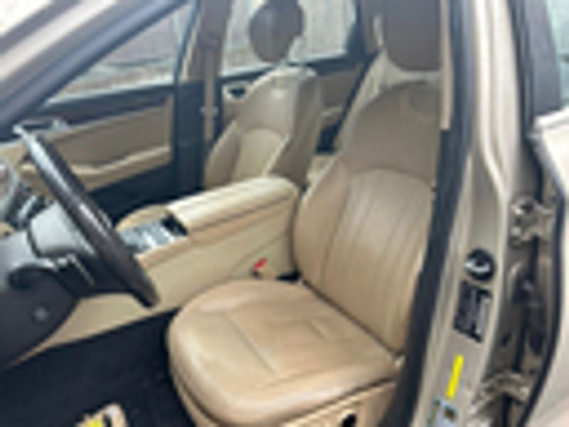 2015 Hyundai Genesis Base