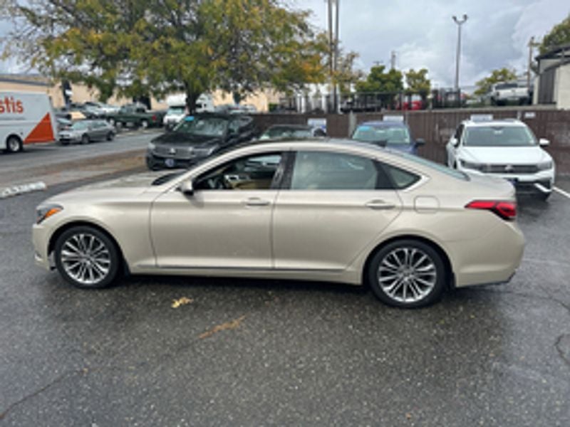 2015 Hyundai Genesis Base
