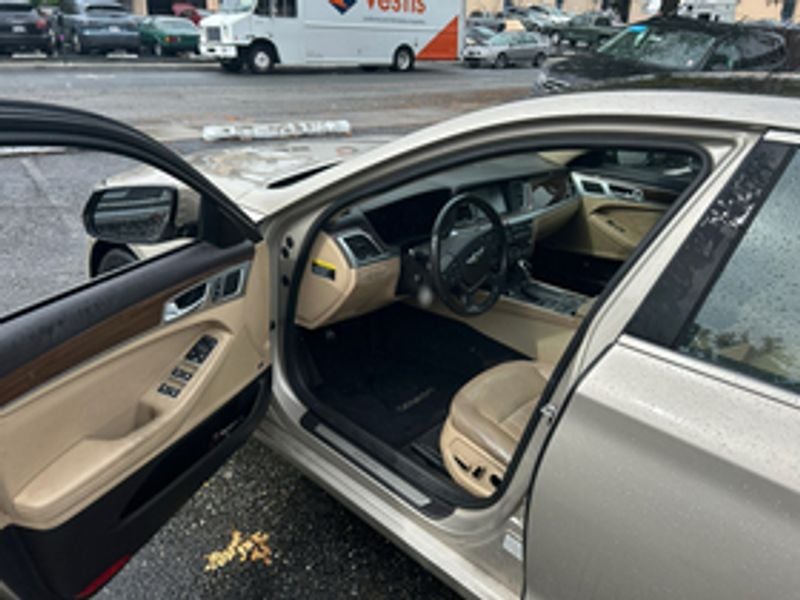 2015 Hyundai Genesis Base