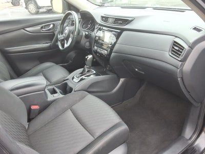 2017 Nissan Rogue FWD SV