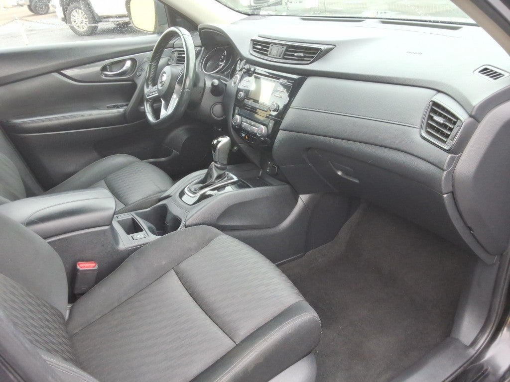 2017 Nissan Rogue FWD SV