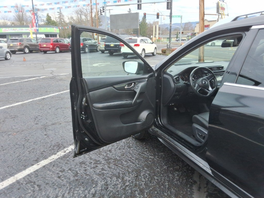 2017 Nissan Rogue FWD SV