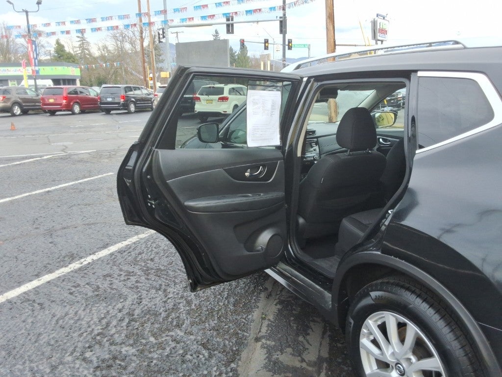 2017 Nissan Rogue FWD SV