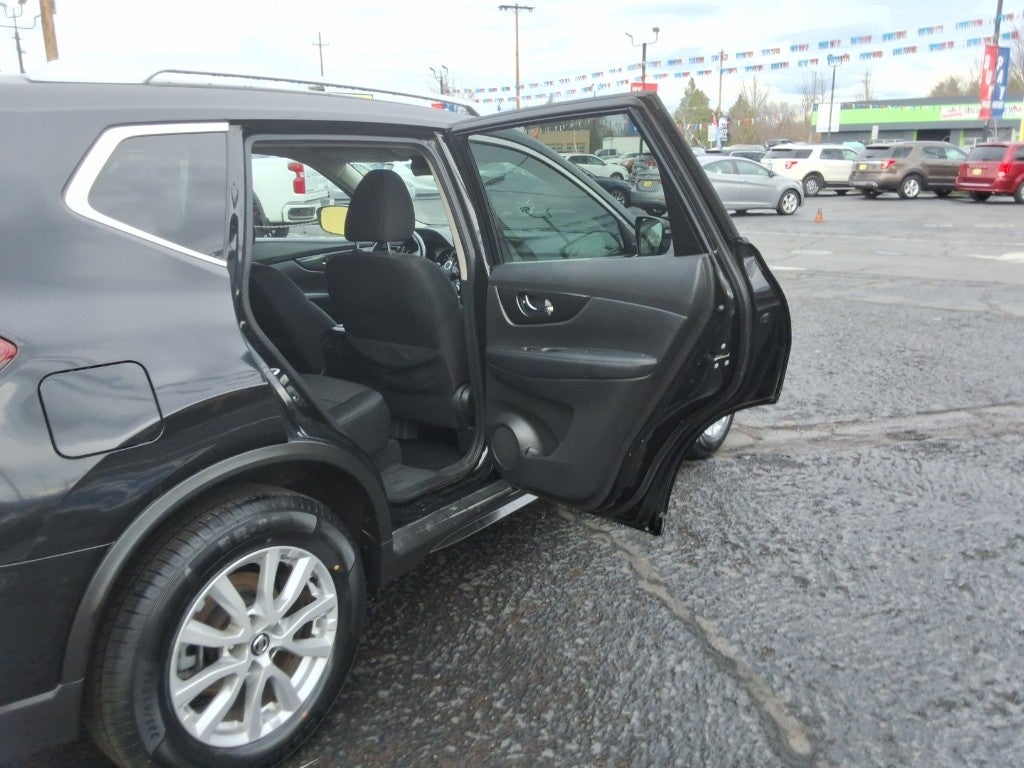2017 Nissan Rogue FWD SV