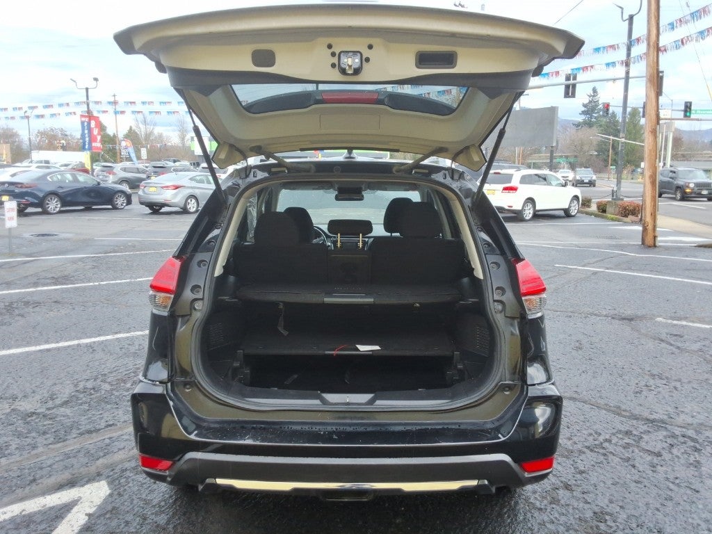 2017 Nissan Rogue FWD SV