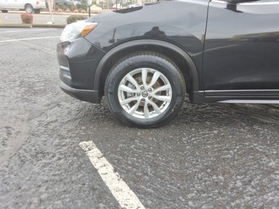 2017 Nissan Rogue FWD SV