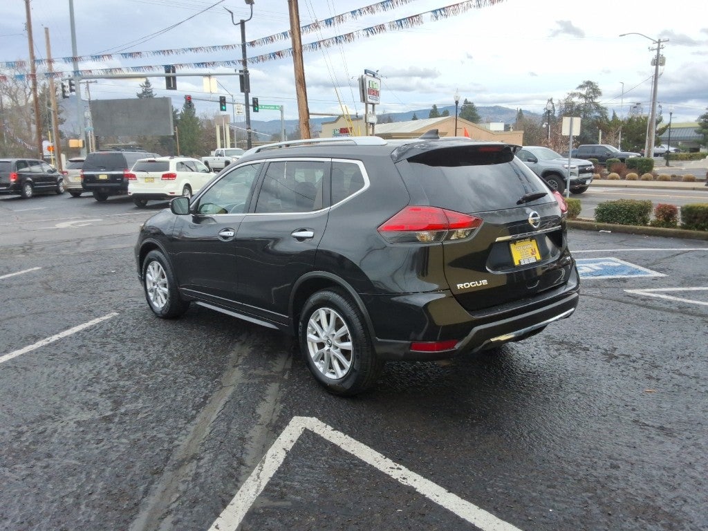 2017 Nissan Rogue FWD SV
