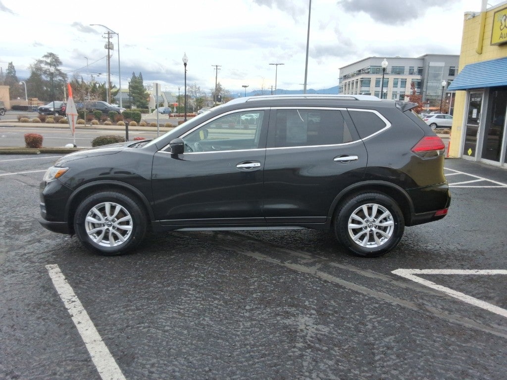 2017 Nissan Rogue FWD SV