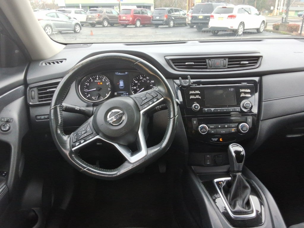 2017 Nissan Rogue FWD SV